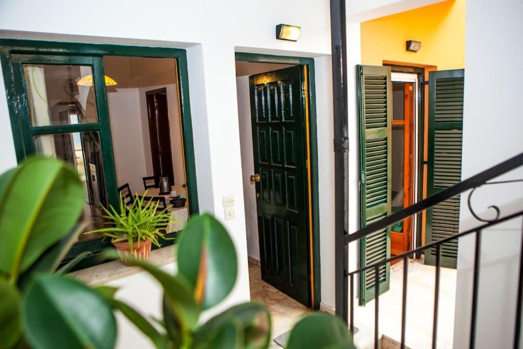 City Center, Sea View Apartment, Amelia! Anemomylos Exterior foto
